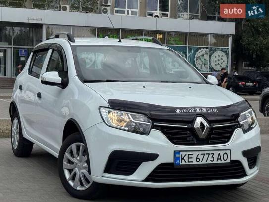 Renault Sandero                         2020г. в рассрочку