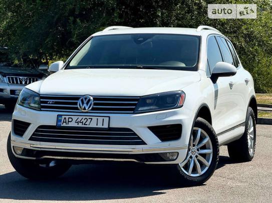 Volkswagen Touareg
                         2015г. в рассрочку