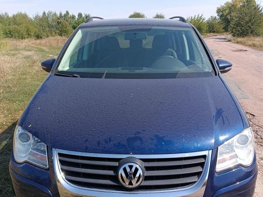 Volkswagen Touran
                          2009г. в рассрочку