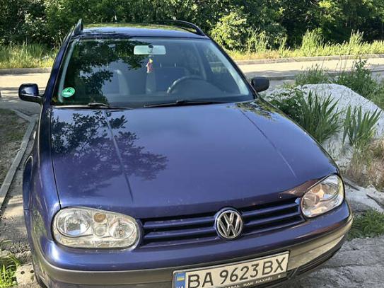 Volkswagen Golf                            2001г. в рассрочку