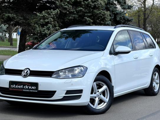 Volkswagen Golf                            2015г. в рассрочку