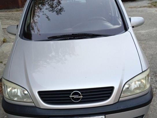 Opel Zafira 2002г. в рассрочку