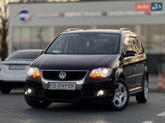 Volkswagen Touran 2008г. в рассрочку