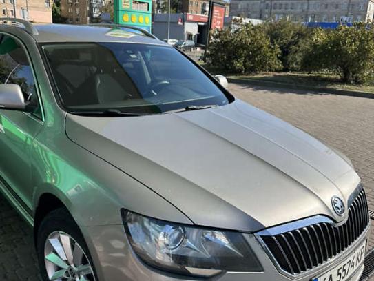 Skoda Superb 2013г. в рассрочку