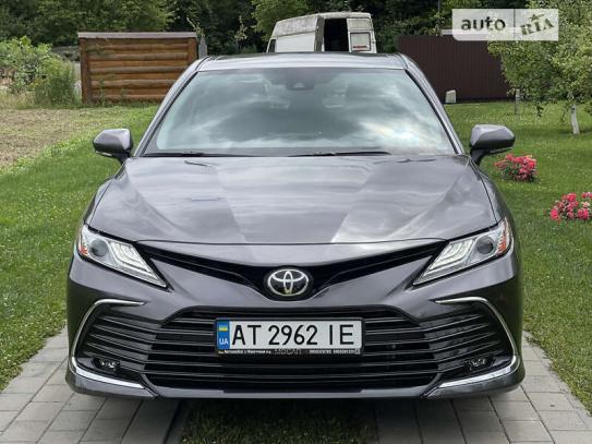 Toyota Camry 2023г. в рассрочку