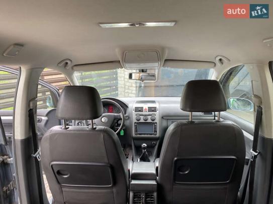 Volkswagen Touran                          2008г. в рассрочку