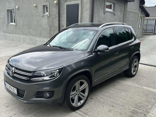 Volkswagen Tiguan                          2015г. в рассрочку