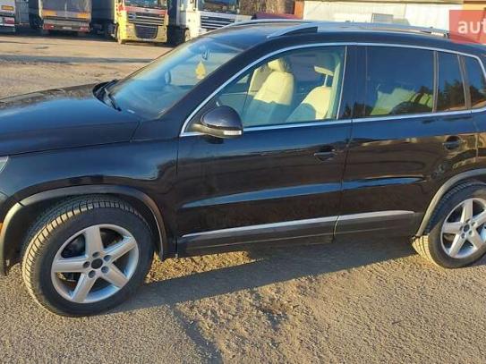 Volkswagen Tiguan
                          2014г. в рассрочку