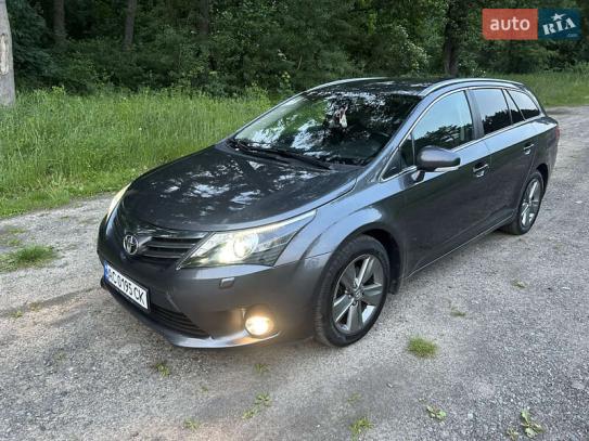 Toyota Avensis                         2015г. в рассрочку