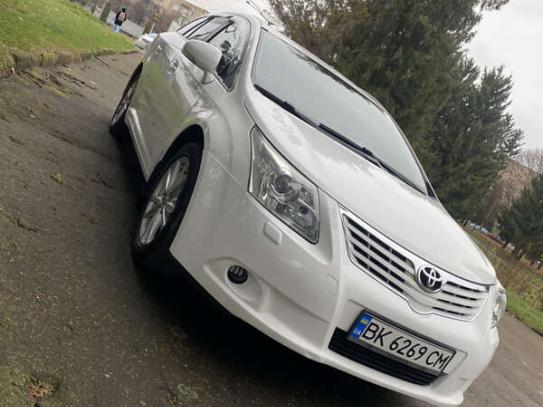 Toyota Avensis 2010р. у розстрочку