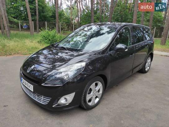 Renault Scenic                          2010г. в рассрочку