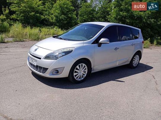 Renault Grand scenic                    2010г. в рассрочку