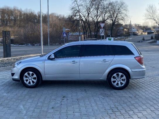 Opel Astra                           2010г. в рассрочку