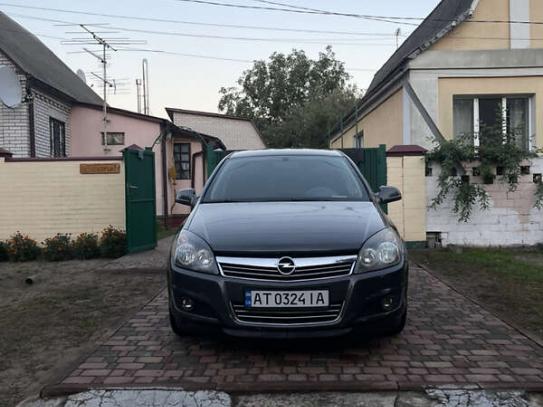 Opel Astra                           2011г. в рассрочку