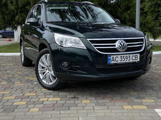 Volkswagen Tiguan                          2010г. в рассрочку