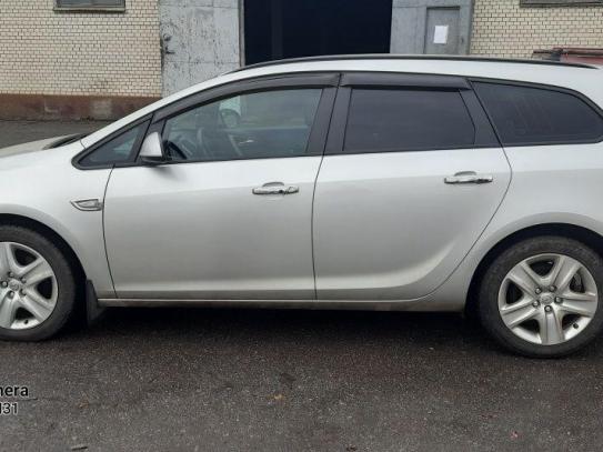 Opel Astra                           2010г. в рассрочку