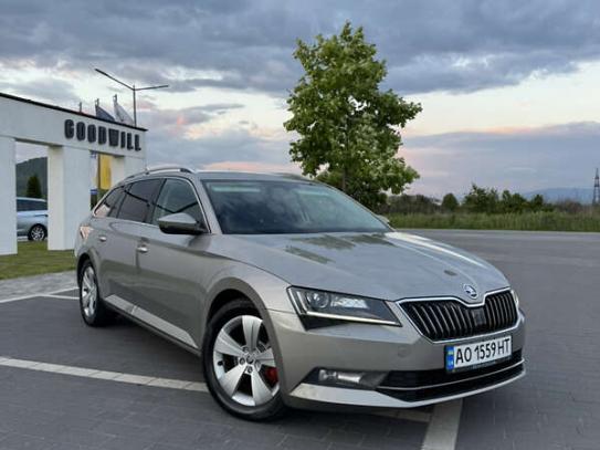 Skoda Superb                          2015г. в рассрочку