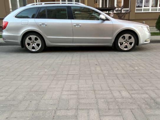 Skoda Superb                          2013г. в рассрочку