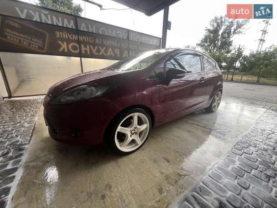 Ford Fiesta                          2010г. в рассрочку