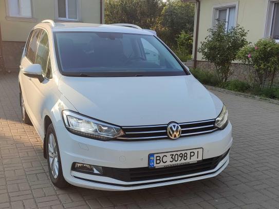 Volkswagen Touran 2016р. у розстрочку