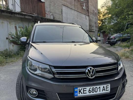 Volkswagen Tiguan                          2012г. в рассрочку
