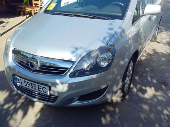 Opel Zafira 2010г. в рассрочку