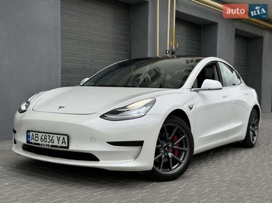 Tesla Model 3                         2020г. в рассрочку