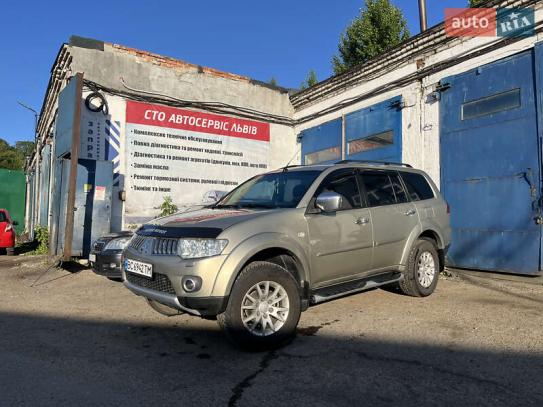 Mitsubishi Pajero sport                    2011г. в рассрочку