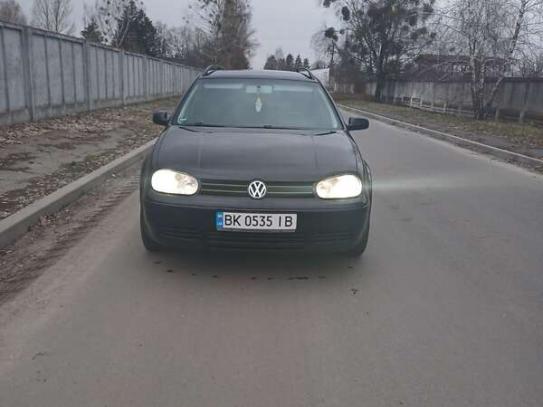 Volkswagen Golf
                            2005г. в рассрочку