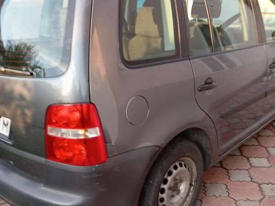 Volkswagen Touran 2004р. у розстрочку