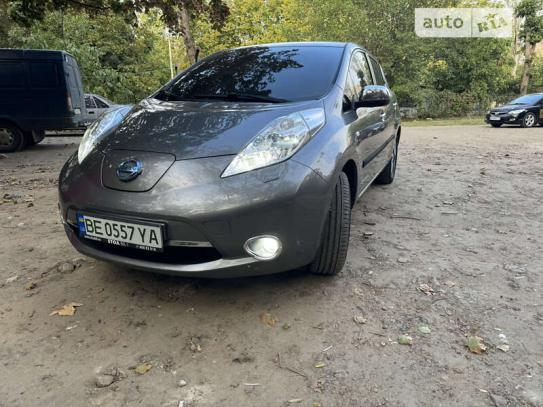 Nissan Leaf 2013г. в рассрочку