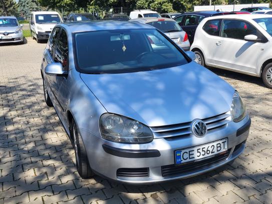 Volkswagen Golf 2003г. в рассрочку