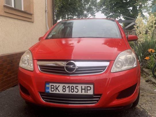 Opel Zafira                          2009г. в рассрочку