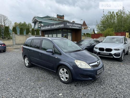 Opel Zafira 2008р. у розстрочку