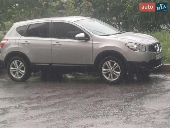 Nissan Qashqai                         2010г. в рассрочку