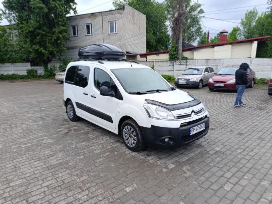 Citroen Berlingo                        2013г. в рассрочку