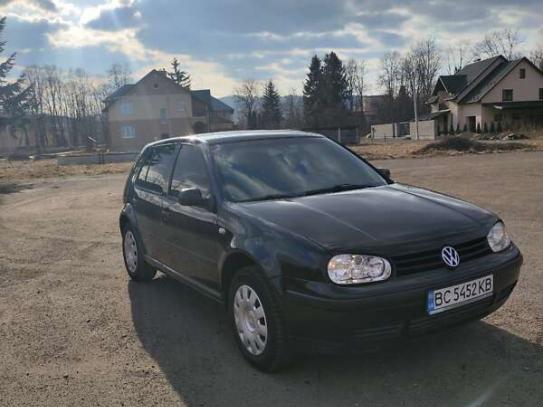 Volkswagen Golf                            2002г. в рассрочку