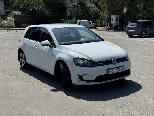 Volkswagen E-golf
                          2015г. в рассрочку