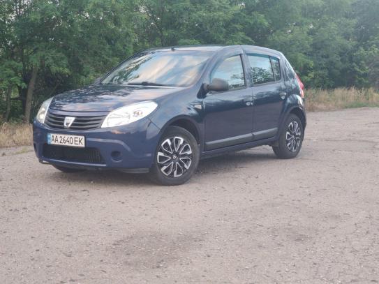 Dacia Sandero
                         2010г. в рассрочку