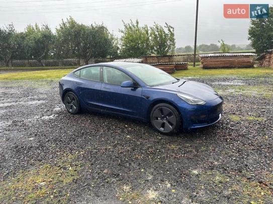 Tesla Model 3 2021р. у розстрочку