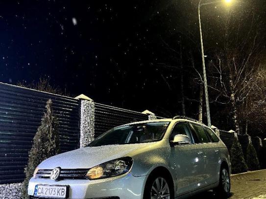 Volkswagen Golf                            2012г. в рассрочку