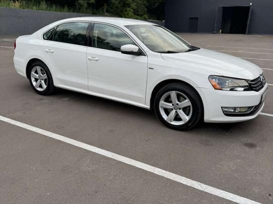 Volkswagen Passat 2015р. у розстрочку