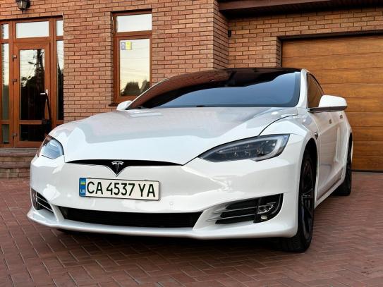 Tesla Model s
                         2018г. в рассрочку