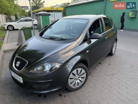 Seat Altea                           2008г. в рассрочку