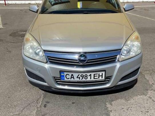 Opel Astra                           2008г. в рассрочку
