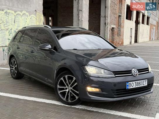 Volkswagen Golf                            2016г. в рассрочку