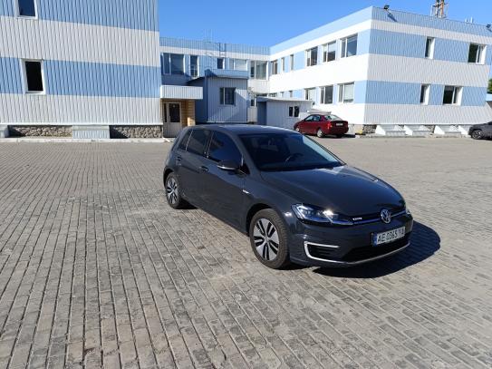 Volkswagen E-golf
                          2020г. в рассрочку