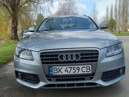 Audi A4                              2011г. в рассрочку