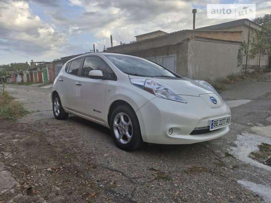 Nissan Leaf 2017г. в рассрочку