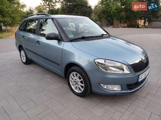 Skoda Fabia                           2011г. в рассрочку